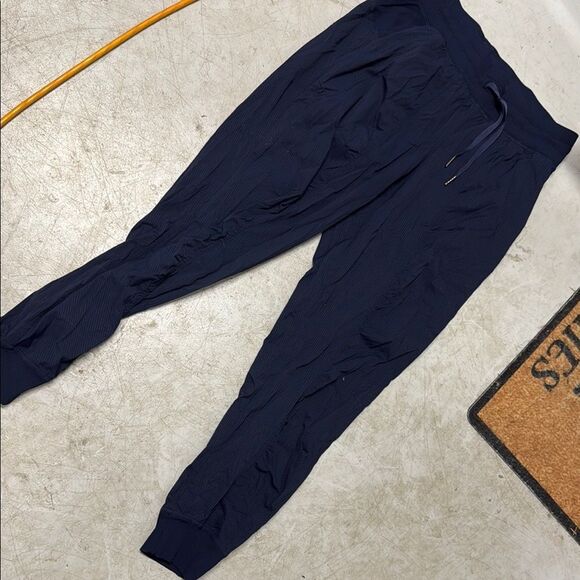 LULULEMON Navy Jogger Pants - Size 8 - Never Worn Drawstring Pant - Cuffed Ankle - Picture 1 of 3